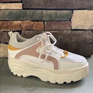 Madden Girl platform sneaker size 7